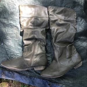 Gray boots women
